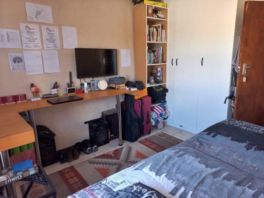 4 Bedroom Property for Sale in Denneoord Western Cape